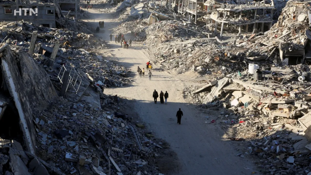 مبانٍ مدمرة وسط الأنقاض في مدينة رفح جنوب قطاع غزة