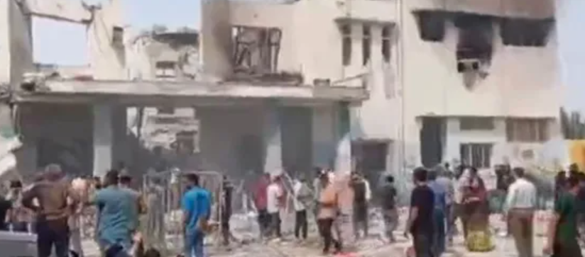 دمار في مبنى مدرسي بمدينة ميناب جنوب إيران بعد قصف استهدف المنطقة وفق تقارير إعلامية