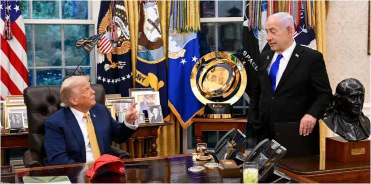 ترامب ونتنياهو خلال اجتماع رسمي في المكتب البيضاوي