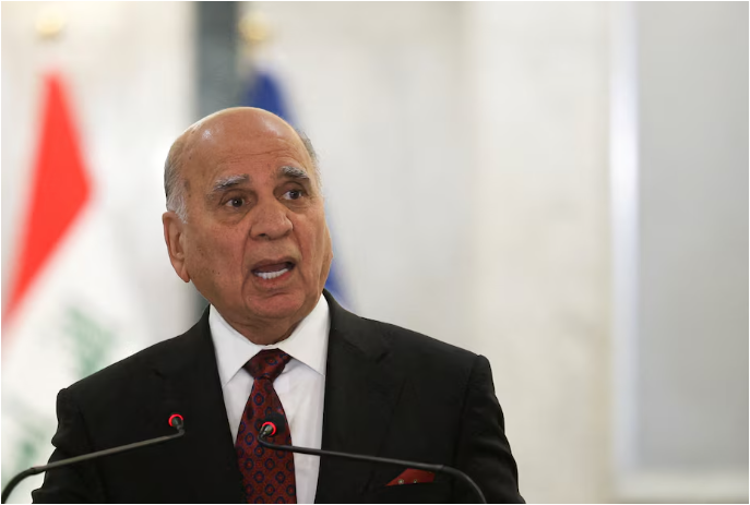 وزير الخارجية العراقي فؤاد حسين يتحدث خلال مؤتمر صحفي في بغداد