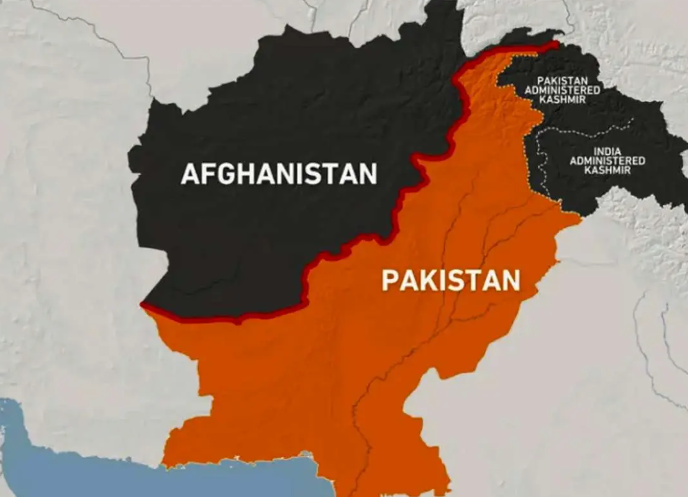 خريطة توضح الحدود بين أفغانستان وباكستان وسط تصاعد التوترات العسكرية