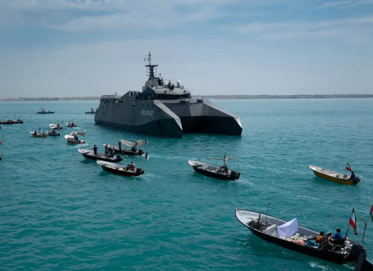 سفن بحرية إيرانية ضمن قوات الحرس الثوري