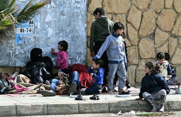 أطفال نازحون في لبنان بعد التصعيد العسكري
