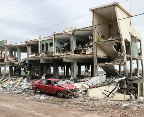 مقتل 12 من العاملين في القطاع الصحي في هجوم على مركز طبي في جنوب لبنان