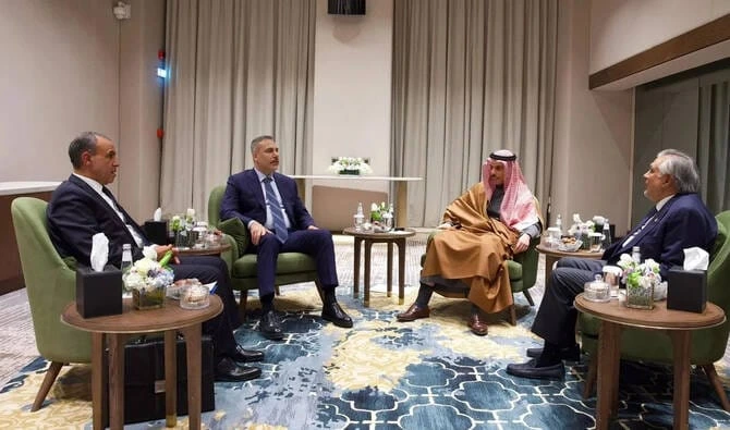 إن تقارب باكستان، السعودية، تركيا ومصر يمضي نحو إعادة تشكيل ميزان القوى في المنطقة، وفي هذه التحولات يظهر أن لباكستان دوراً محورياً أساسياً