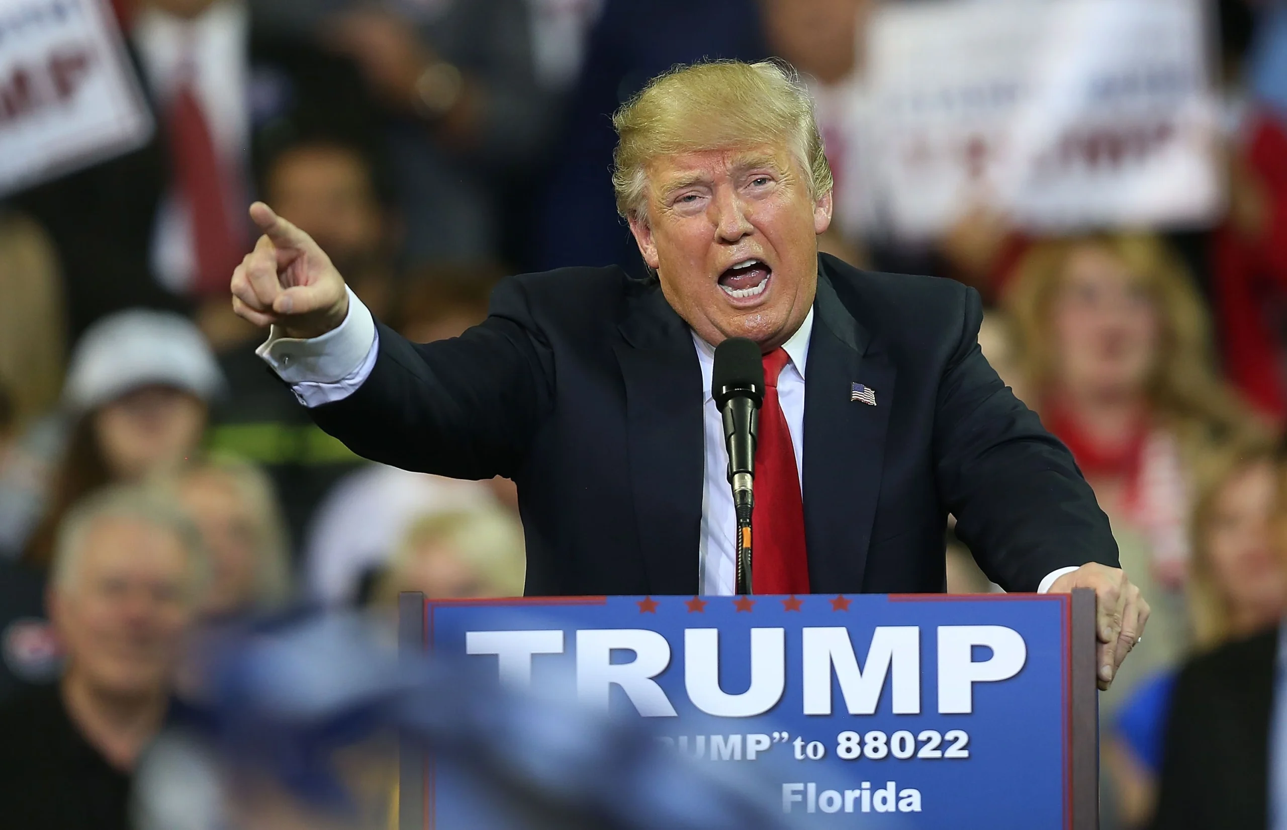 في أبريل، كرر ترامب تهديده قائلاً: "يوم الثلاثاء سيكون يوم محطات الطاقة والجسور"، وحدد الساعة الثامنة مساءً (بتوقيت شرق الولايات المتحدة) كموعد محتمل للعملية