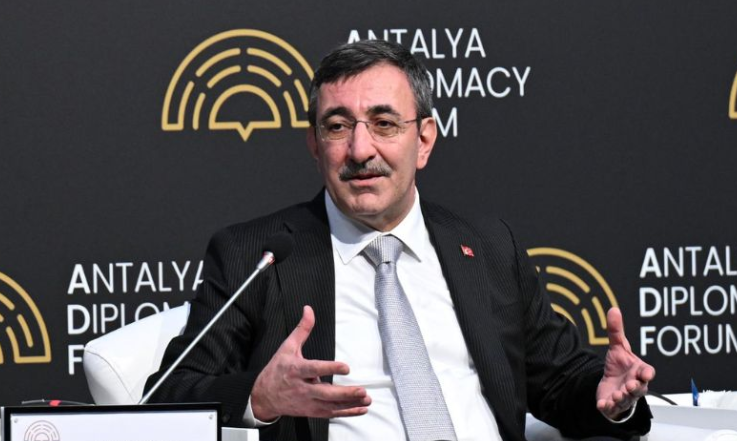 نائب الرئيس التركي جودت يلماز يتحدث عن مفاوضات أمريكا وإيران في منتدى أنطاليا
