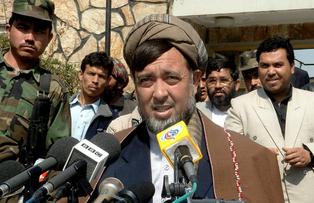 محمد محقق يعلن الاعتراف بالحدود بين باكستان وأفغانستان