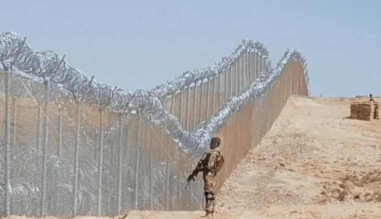 خط حدود باكستان أفغانستان والسياج الحدودي بين البلدين