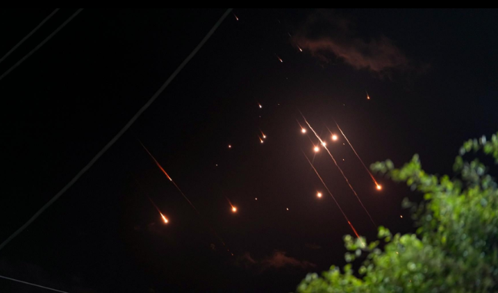 اعتراض صواريخ إيرانية فوق إسرائيل والكويت