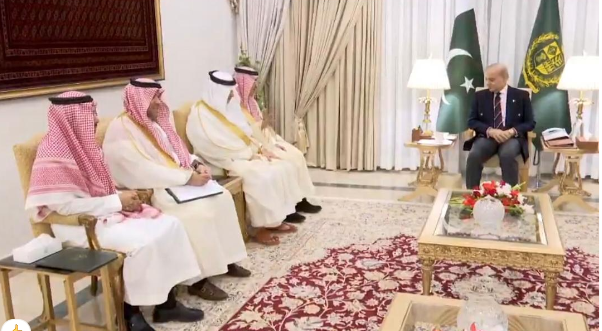 لقاء شهباز شريف ووزير المالية السعودي في إسلام آباد لتعزيز التعاون الاقتصادي