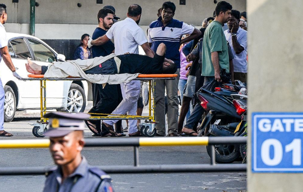 بحارة إيرانيون يعودون إلى بلادهم بعد إنقاذهم من سريلانكا