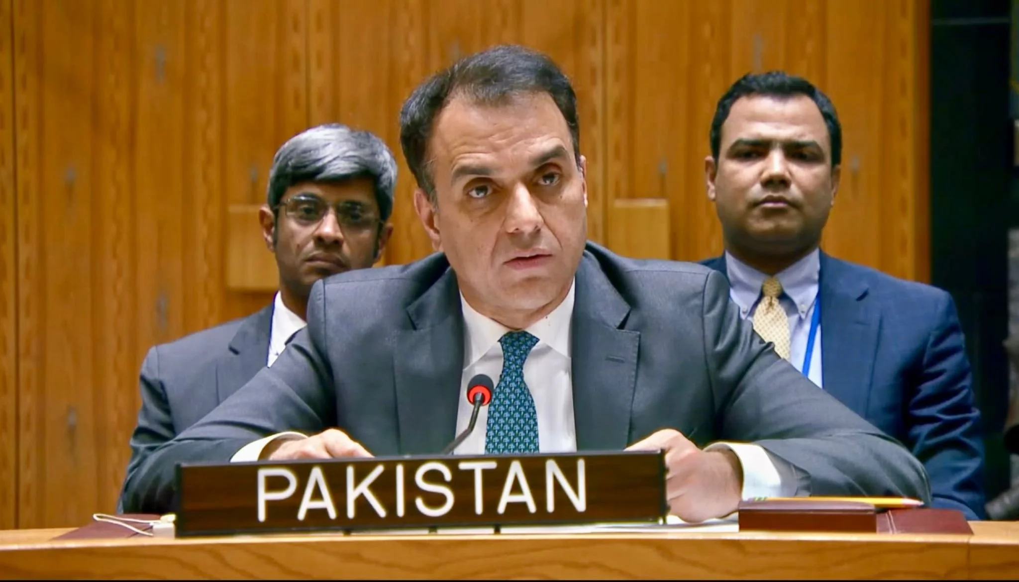 ندد نائب المندوب الدائم لباكستان لدى الأمم المتحدة، عثمان جدون، خلال اجتماع منظمة التعاون الإسلامي بالعدوان الإسرائيلي على لبنان، مطالباً بوقفٍ فوري لإطلاق النار وضمان إيصال المساعدات الإنسانية