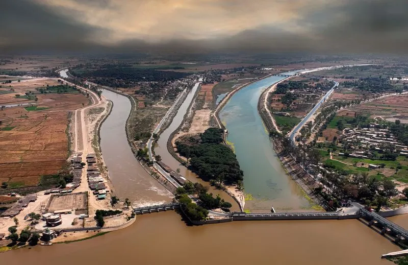 الهند تُعلّق معاهدة مياه السند بذريعة حادثة بَهالغام دون أدلة قانونية [IC: by AFP]