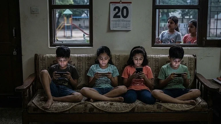 أطلق مكتب التحقيقات الفيدرالي والسلطات الكندية حملة قمع عالمية ضد الشبكة الإلكترونية "764"، بعد تصنيفها تنظيماً إرهابياً لضلوعها في ابتزاز الأطفال وتحريضهم على الانتحار وممارسة العنف