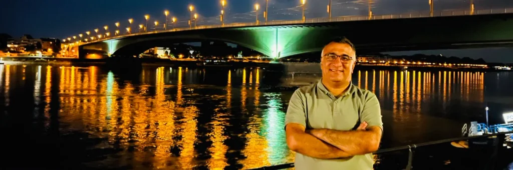 وجه المحافظ السابق لولاية بكتيا محمد حليم فدائي انتقادات لاذعة للنظام السياسي الحالي في أفغانستان مطالبا بضرورة تشكيل حكومة شاملة لا تقتصر على عرق أو جماعة معينة بل تمثل جميع الأطياف الأفغانية