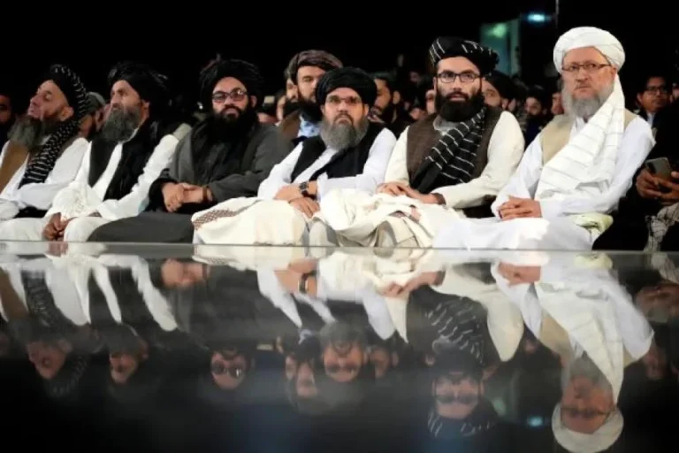 قيادات من حركة طالبان خلال حضور فعالية رسمية في أفغانستان