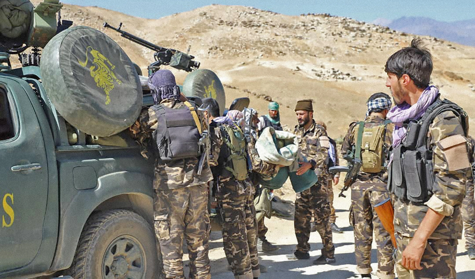صورة من الأرشيف توضح طبيعة التحركات الميدانية العسكرية لجبهة المقاومة الوطنية خلال تنفيذ العمليات الهجومية في ولاية بدخشان للاعتراض على قرارات كابل