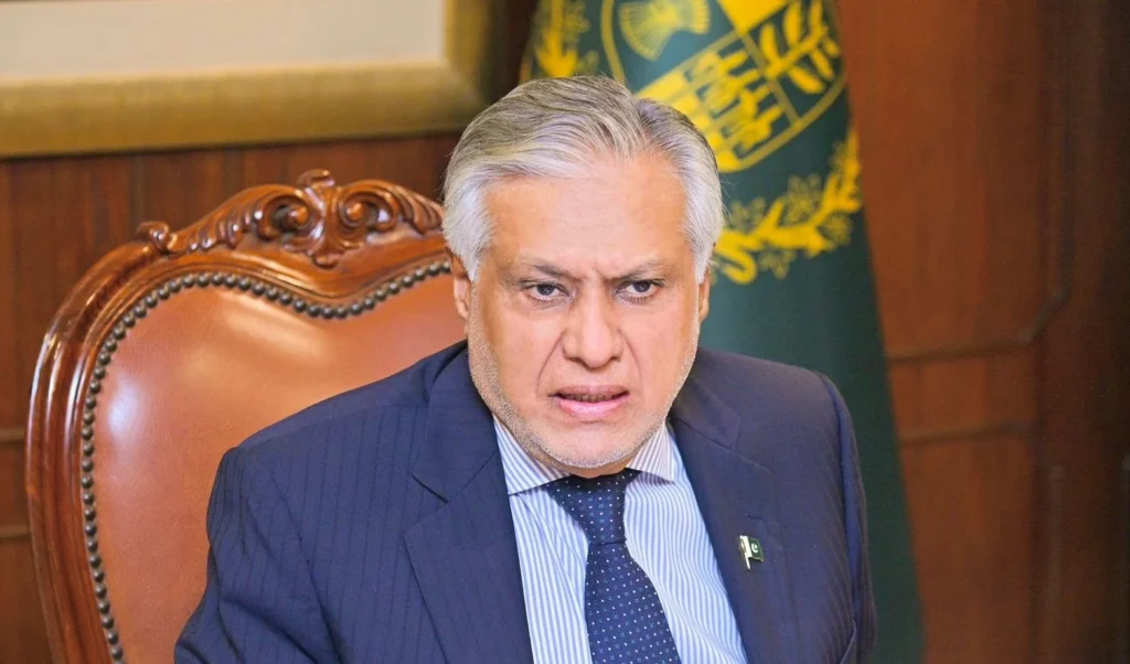 أكد نائب رئيس الوزراء ووزير الخارجية الباكستاني إسحاق دار أن بلاده لن تتراجع عن دورها الوسيط وجهودها الدبلوماسية الرامية لتعزيز الأمن والسلام في المنطقة رغم كافة التحديات