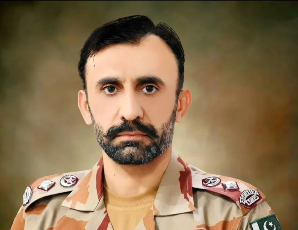 ليفتنانت كولونيل خالد حسين من الجيش الباكستاني