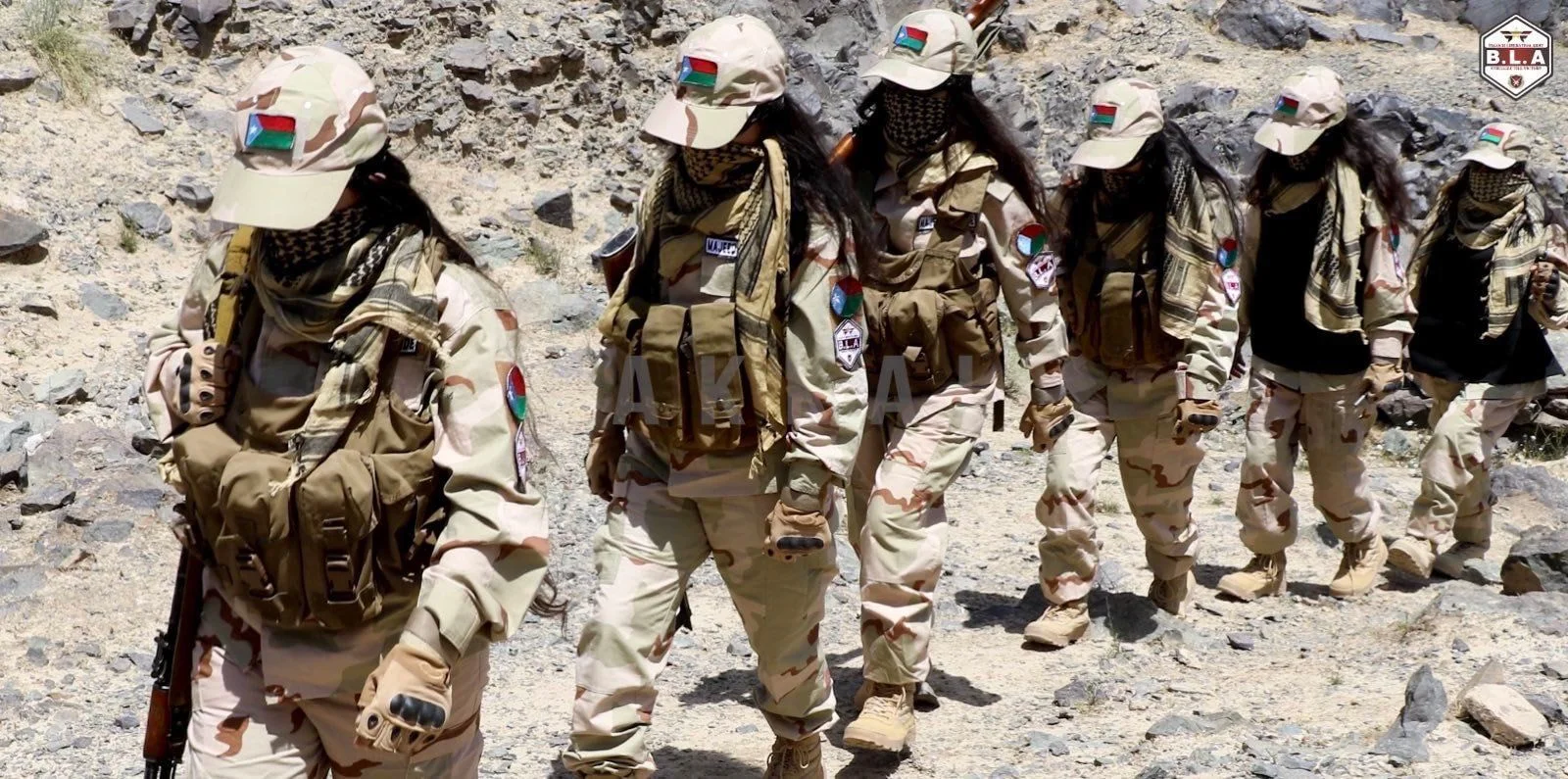 نجحت شرطة كراتشي في إنقاذ فتاة قاصر وإحباط مخطط إرهابي كبير بعد اعتراض حافلة قادمة من الشريط الساحلي بناء على معلومات استخباراتية دقيقة حيث كشفت التحقيقات أن تنظيم جيش تحرير بلوشستان المحظور كان يجهز الفتاة لتنفيذ عملية انتحارية