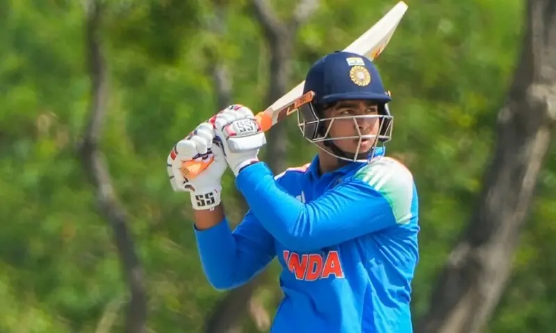 Vaibhav Sooryavanshi لاعب الكريكيت الهندي الشاب India Cricket Star