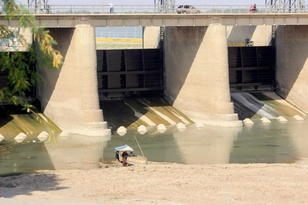 منشأة مائية على نهر السند ضمن ملف Indus Waters Treaty بين باكستان والهند