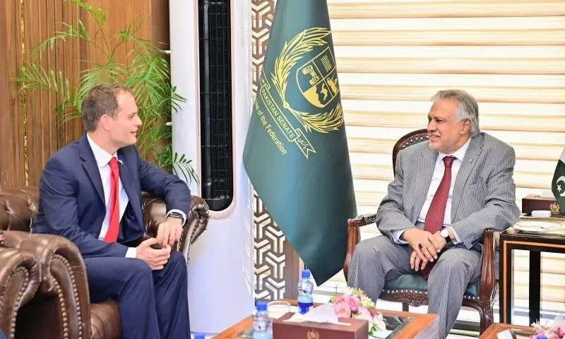 Pakistan UK Relations اجتماع إسحاق دار مع المسؤول البريطاني في إسلام آباد