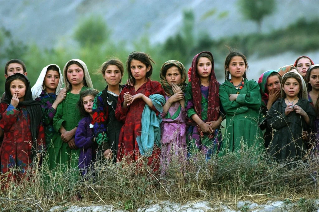 فتيات أفغانيات في ظل الأزمة الإنسانية - Afghan girls humanitarian crisis