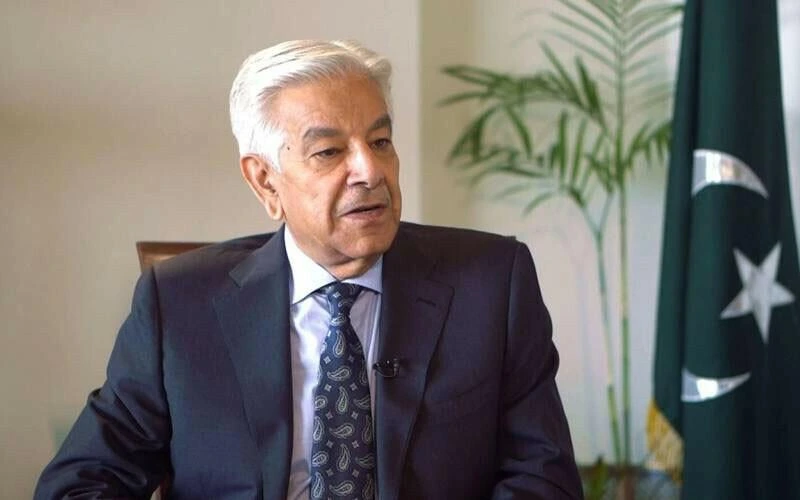 وزير الدفاع الباكستاني خواجة آصف ورئيس الوزراء الهندي ناريندرا مودي - Khawaja Asif and Narendra Modi