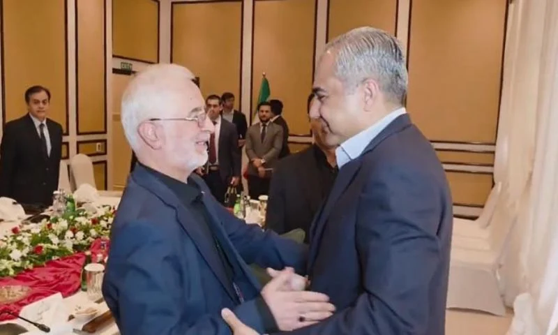 وزير الداخلية الإيراني إسكندر مؤمني خلال مناسبة رسمية - Iranian Interior Minister Eskandar Momeni