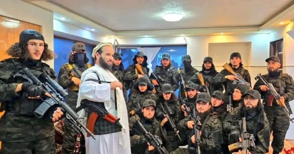مقاتلون من طالبان في أفغانستان - Taliban fighters in Afghanistan