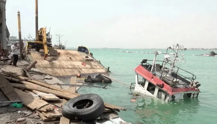 هجمات حوثية على ميناء المخا تعطل النشاط التجاري وتقتل 7 أشخاص