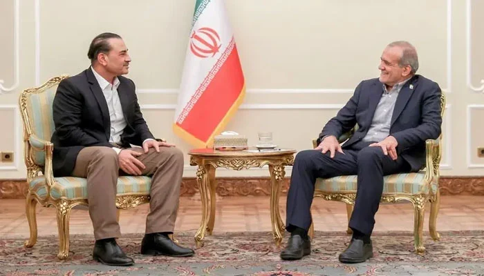 عاصم منير ينهي زيارته إلى طهران بعد مباحثات حول مضيق هرمز