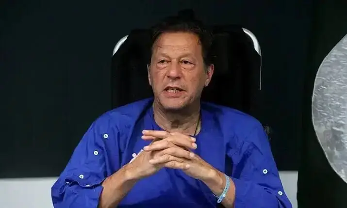 المحكمة العليا الباكستانية توجه بنقل عمران خان إلى مستشفى شفاء خلال أيام