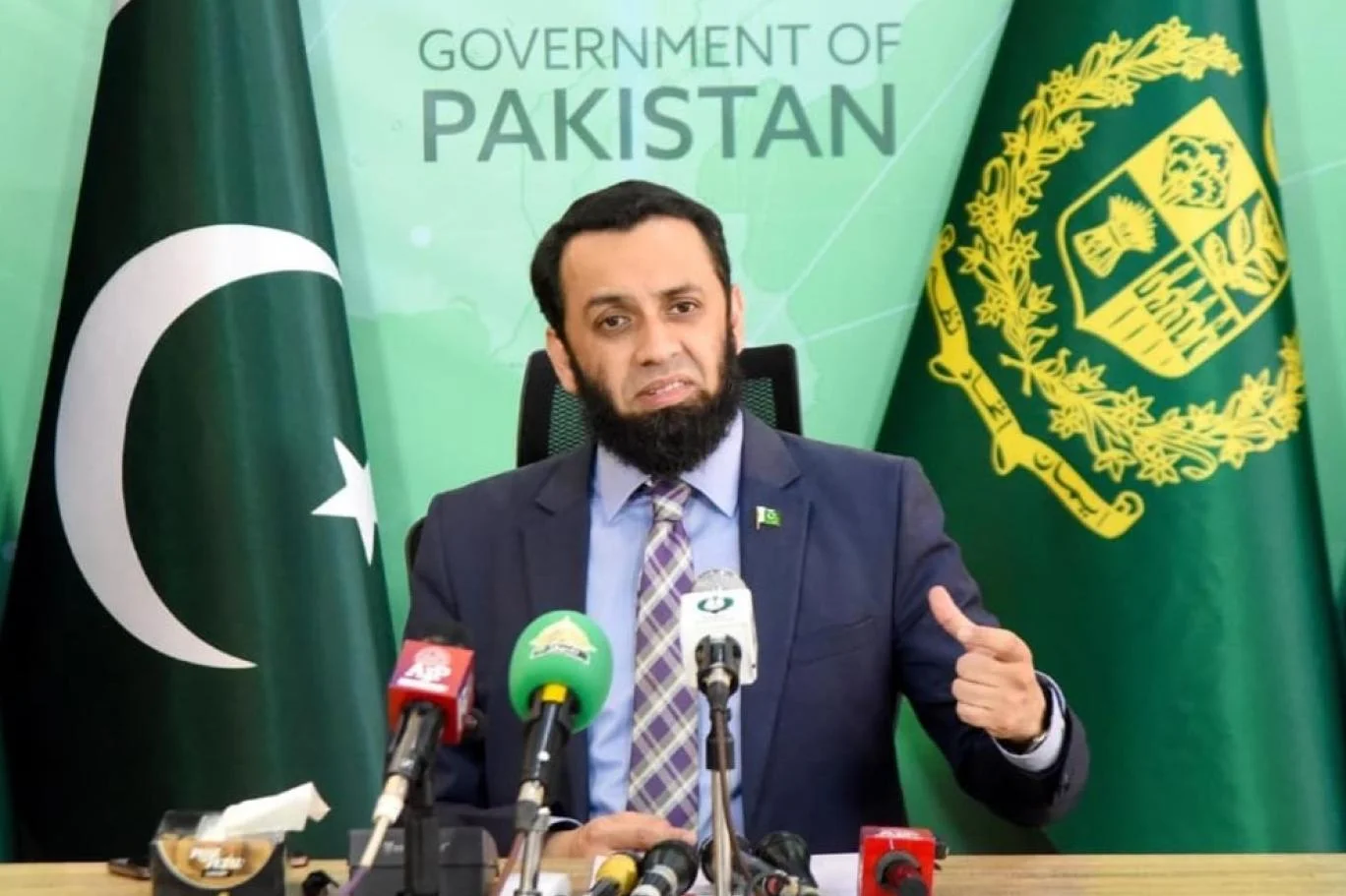 عطا تارر: فحص عمران خان في بيمس وإعادته إلى سجن أديالا بعد إعلان سلامته