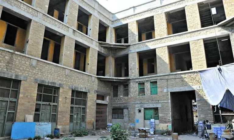 627 مدرسة حكومية مغلقة في خيبر بختونخوا بسبب نقص المعلمين وعوامل أخرى