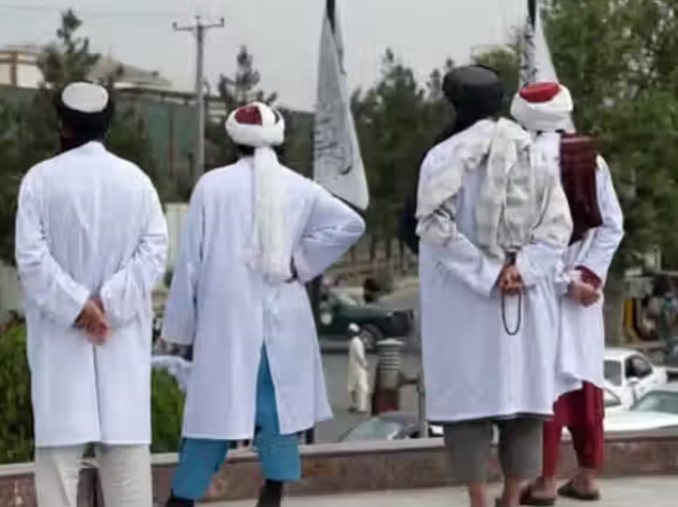 طالبان تعتقل ثلاث نساء في هرات بسبب ما وصفته بنوع ملابسهن