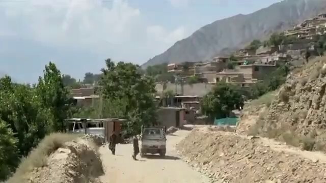 يوتيوبر هندي يؤكد لقاء أعضاء من طالبان باكستان في كونار