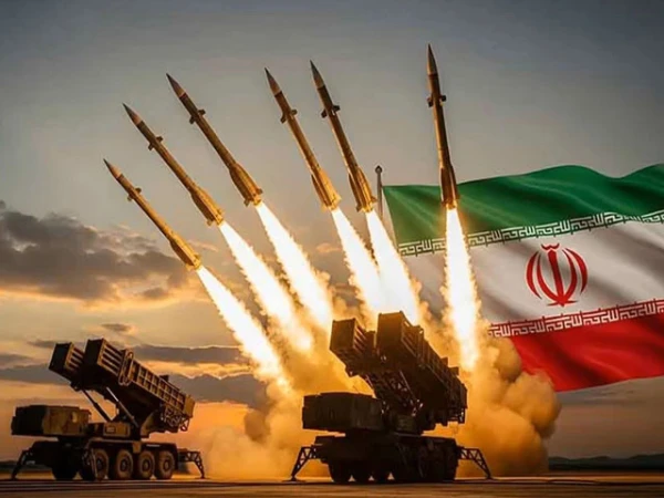 إيران تدعي استهداف قاعدة المنهاد الجوية في الإمارات بطائرات مسيرة