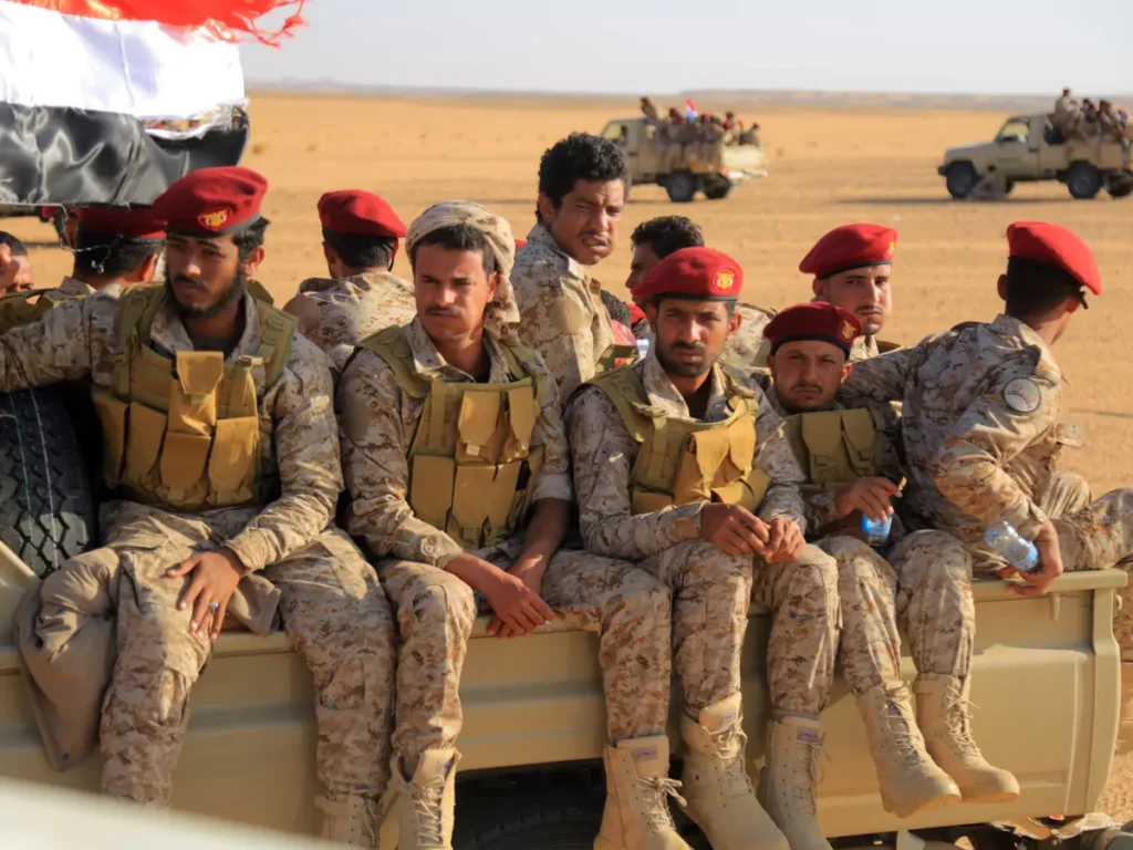 الحوثيون يسيطرون على المخا والسعودية تنفذ نحو 40 غارة في اليمن