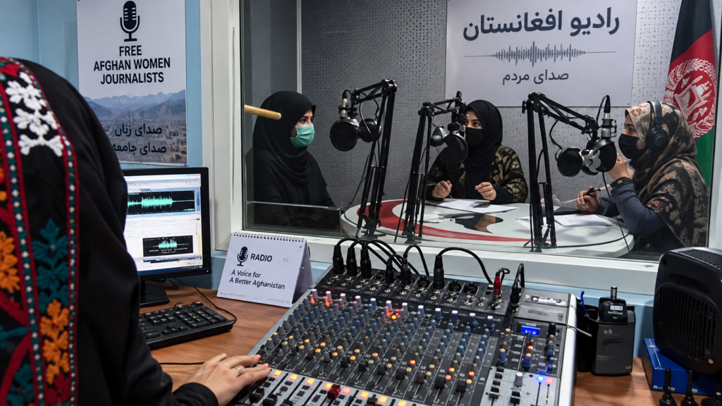 صحافيات قندهار يواجهن البطالة والحرمان من العمل الإعلامي