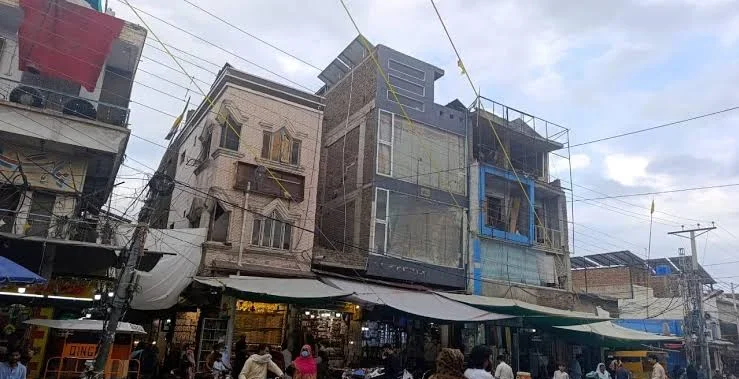 مزاد المحال الأفغانية في تشكوال.. تحرك دبلوماسي لوقف بيع 23 محلاً