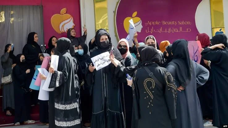 حقوق النساء في أفغانستان.. قيود دينية واجتماعية تفتح النقاش في الهند