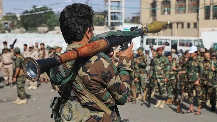 الحوثيون يعلنون السيطرة على المخا وقاعدة خالد بن الوليد
