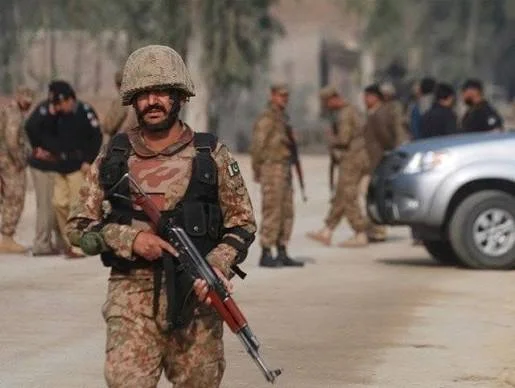 مقتل 17 مسلحا واستشهاد 6 من أفراد الأمن بعمليات في بلوشستان وخيبر پختونخوا