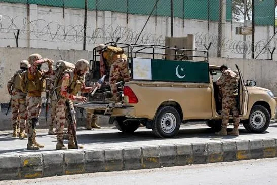 مقتل 11 إرهابياً وضبط أسلحة بعمليات لقوات الأمن في پنجگور وچاغی